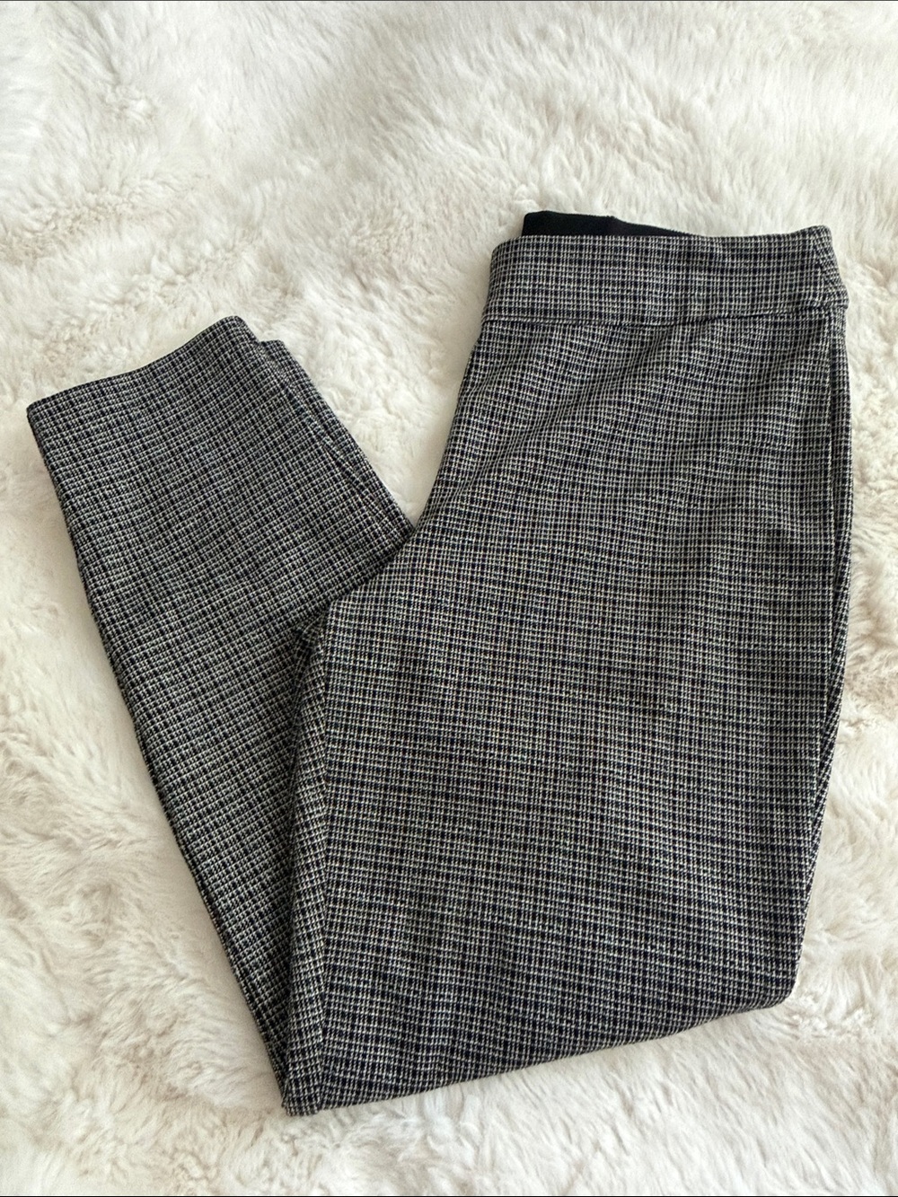 Violets and Roses Womens Black & White Plaid Trousers